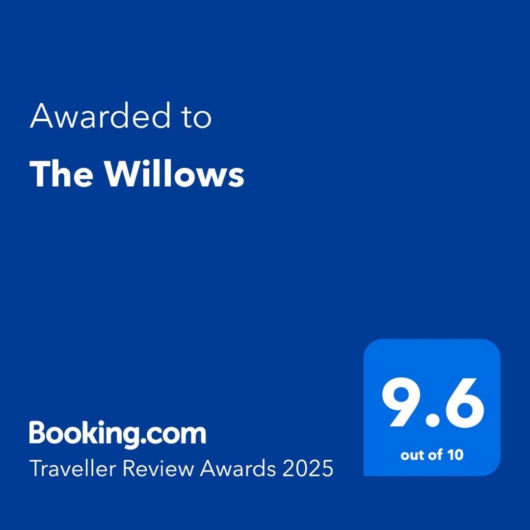 The Willows 塞尔西 外观 照片